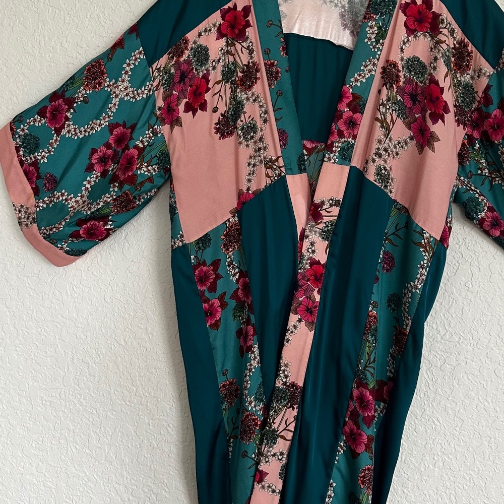 Kimono - Picture 3 of 4